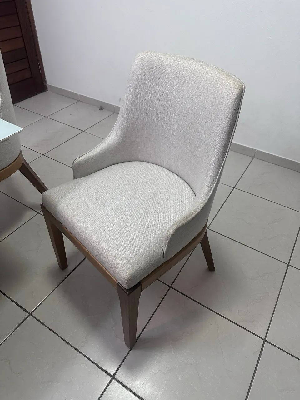 Mesa de jantar com 8 cadeiras - Foto 4