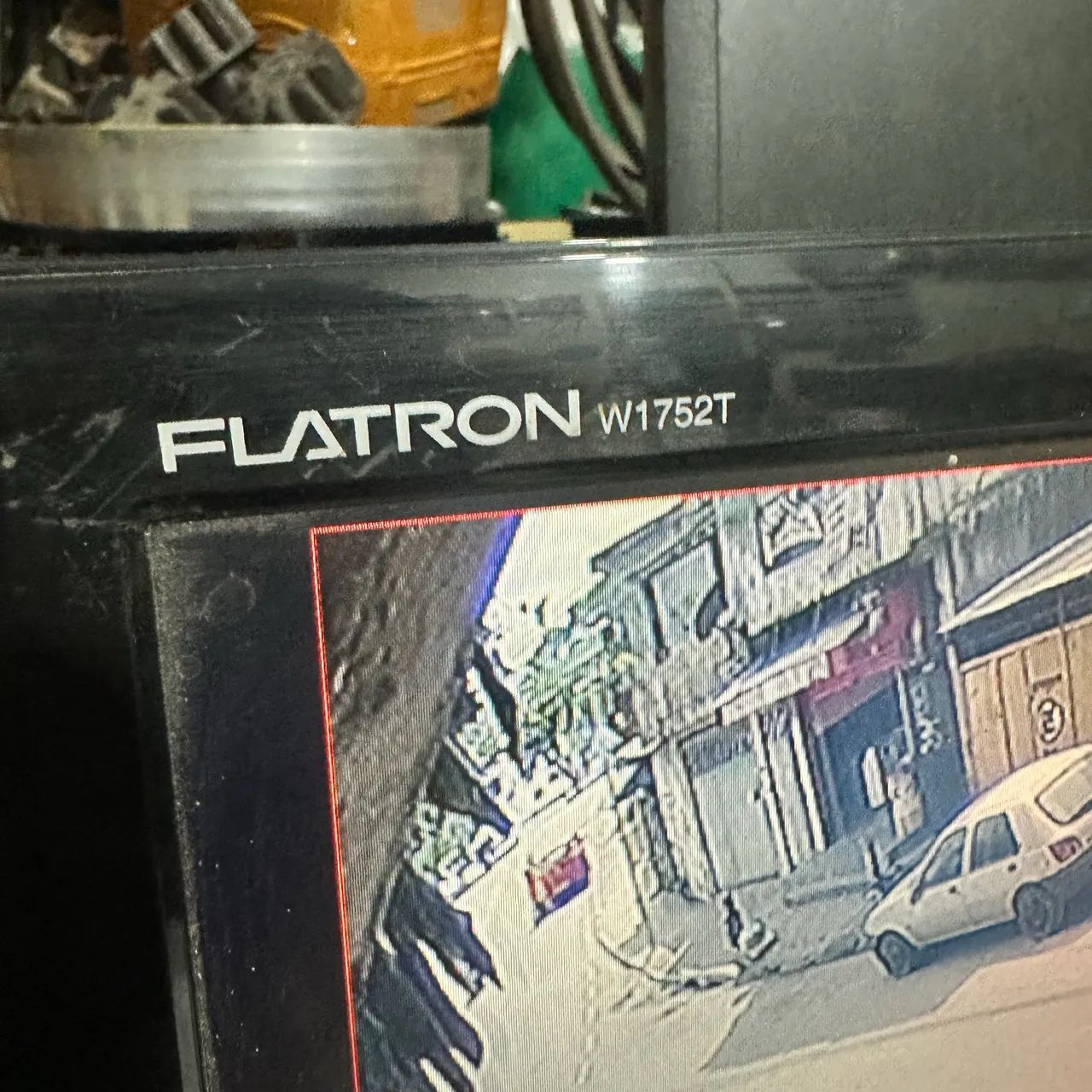 Monitor LG modelo W172T Flatron usado com marcas de uso  - Foto 4