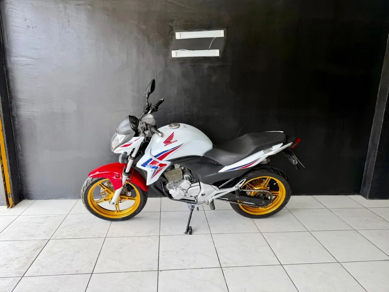 Cb 300 2015 Tricolor Extra!! - Foto 3