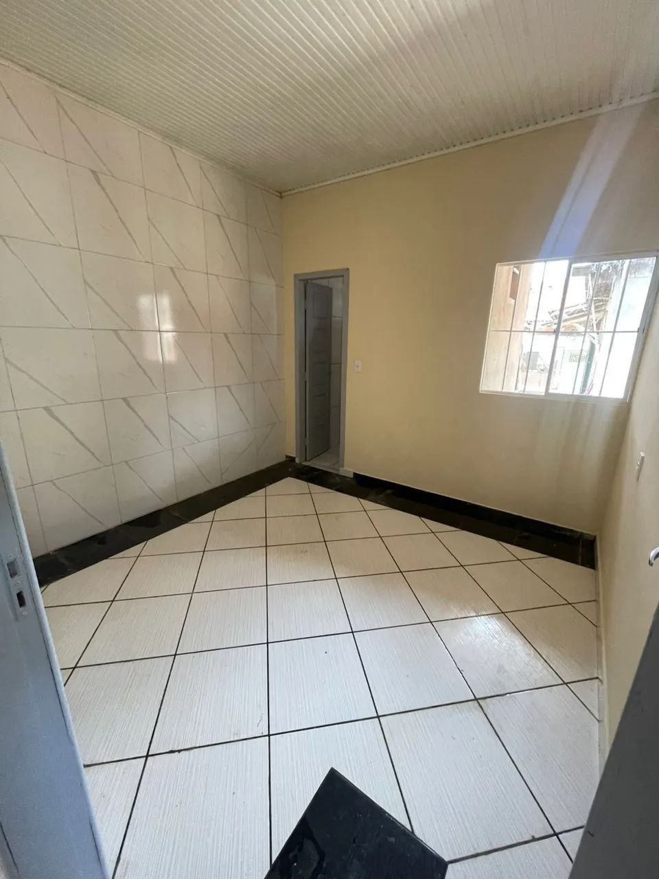Aluga-se apartamento atrás do mercale - Foto 3