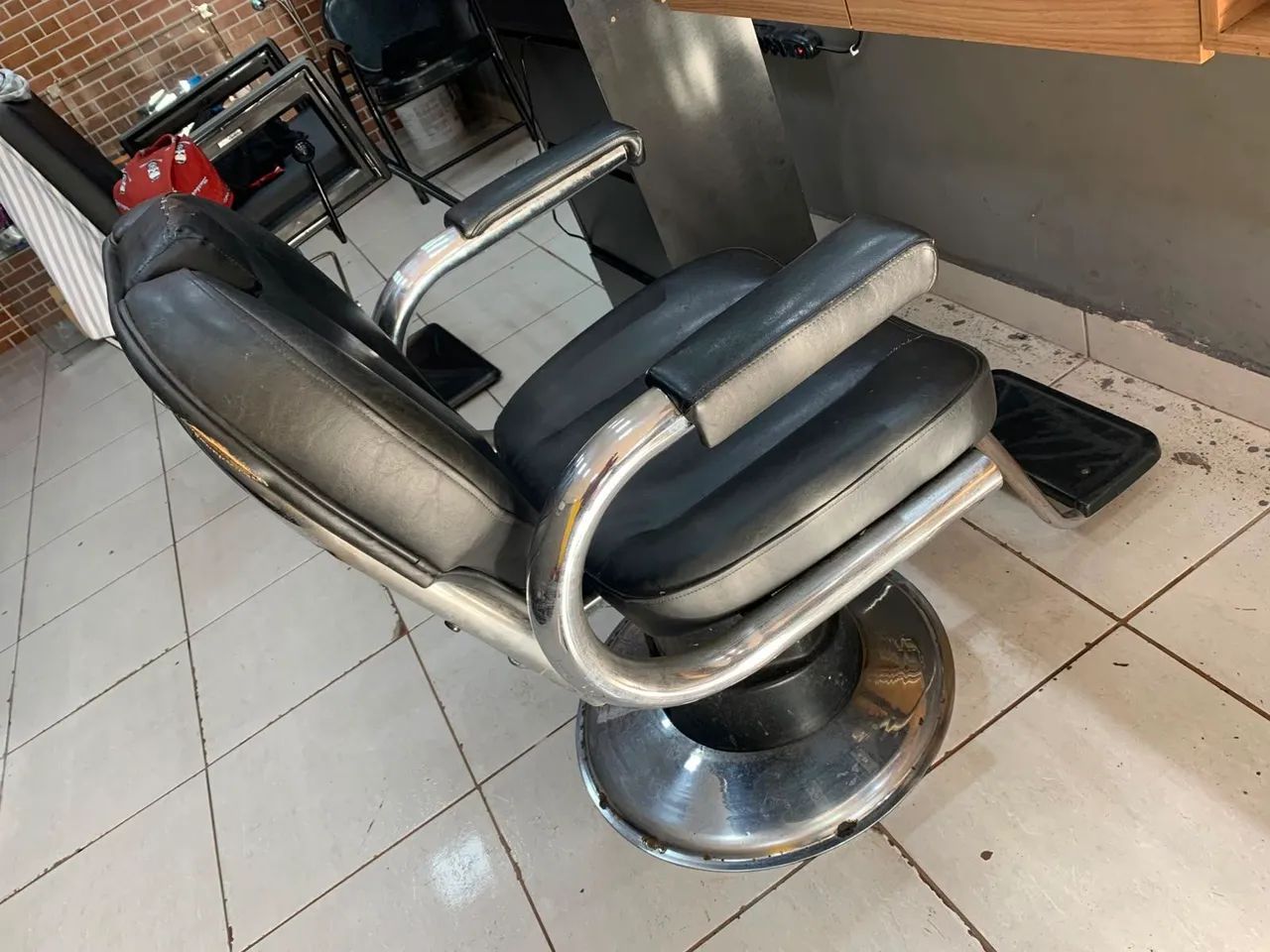 Bancada e cadeiras para barbearia ? - Foto 3