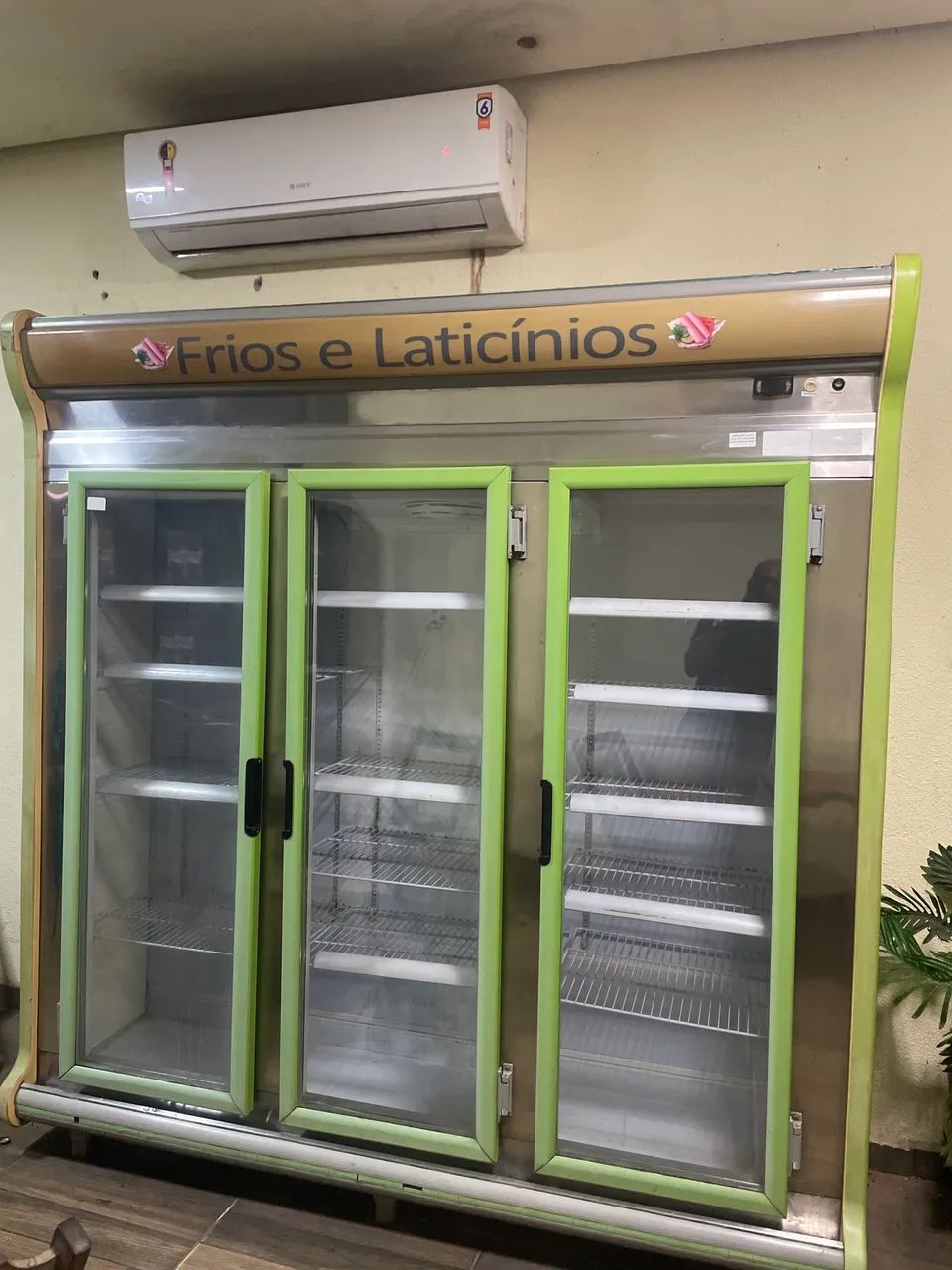 Expositor 3 portas Refrimate