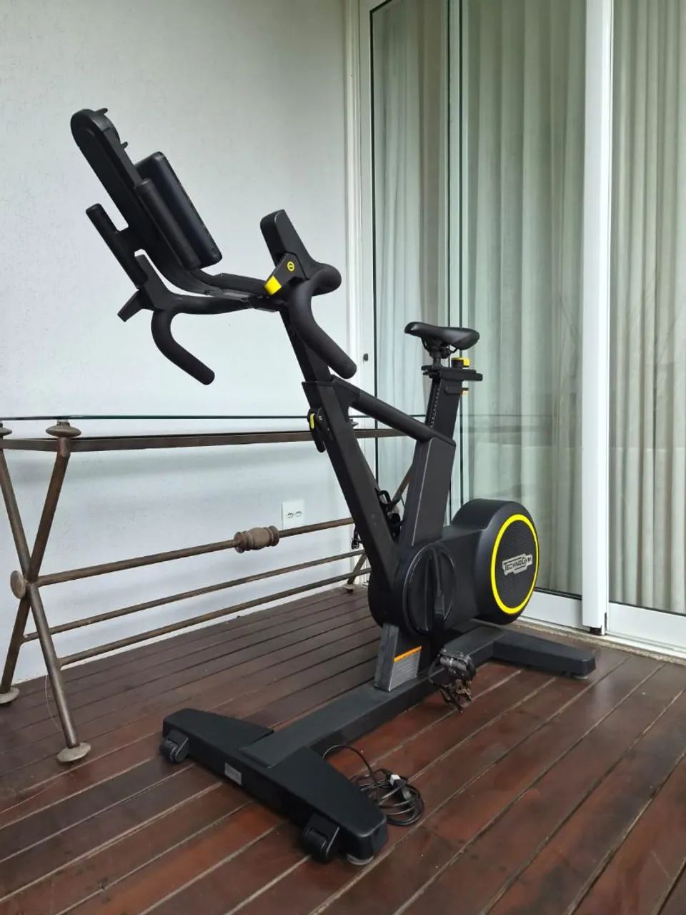 Bicicleta ergométrica Technogym Skillbike  - Foto 3