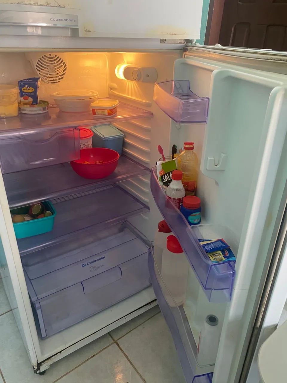 VENDE-SE GELADEIRA FUNCIONANDO PERFEITAMENTE  - Foto 3