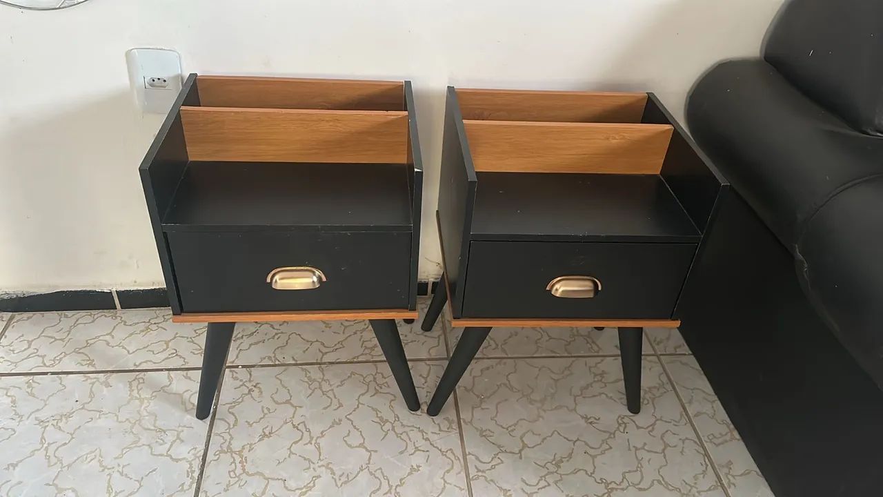 Mesinha de cabeceira 