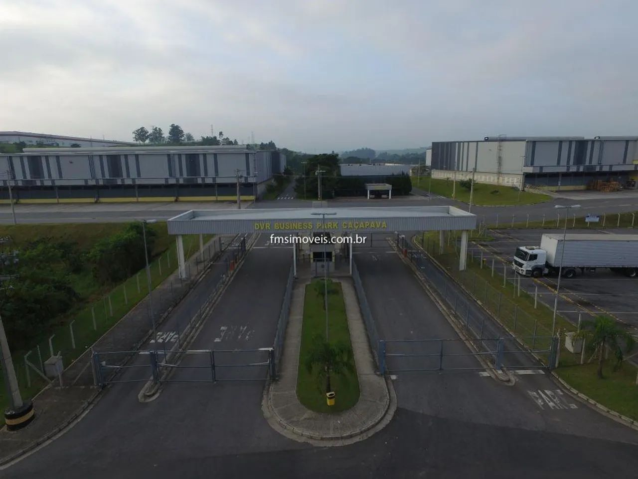 conjunto comercial com 808m² para alugar em Caçapava - SP - Foto 3