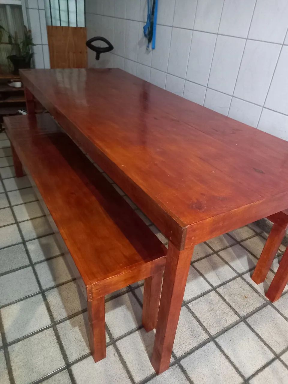 Mesa e banos rústicos de madeira - Foto 3