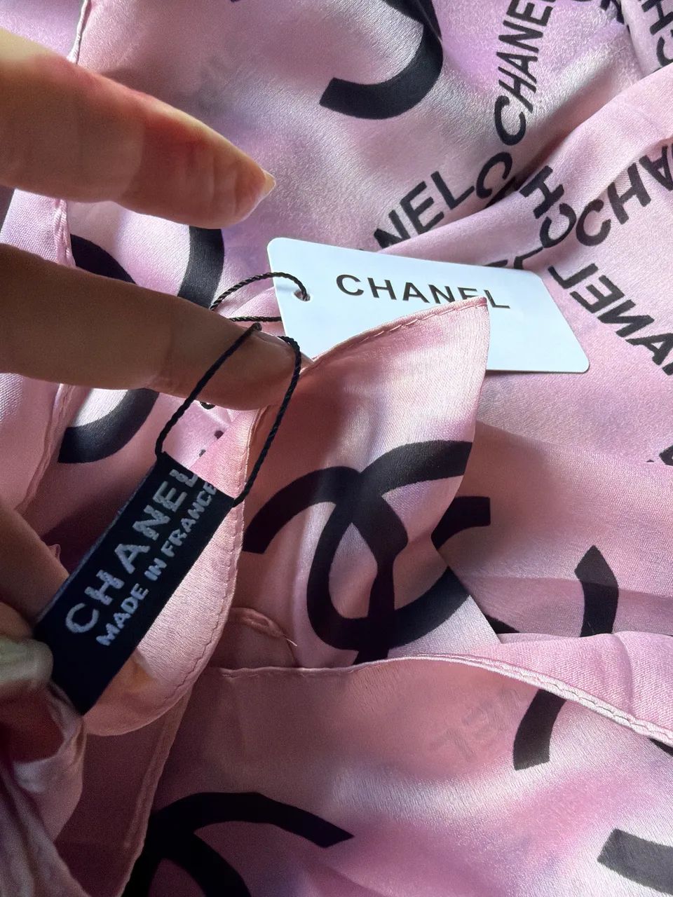 Lenço em seda Chanel cor rosa  - Foto 2