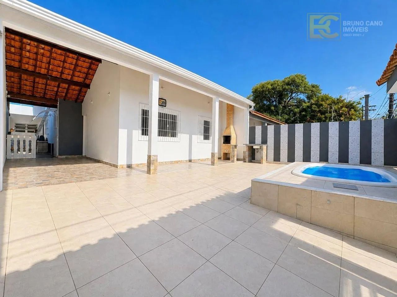 Casa com 2 Quartos para alugar - Pampas - Peruíbe/SP