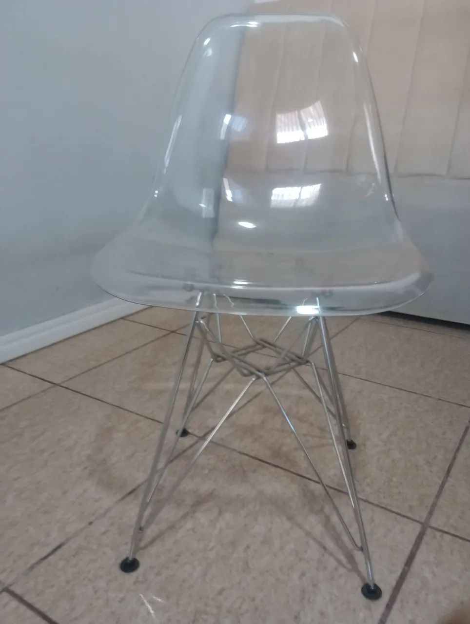 Cadeira de acrílico 