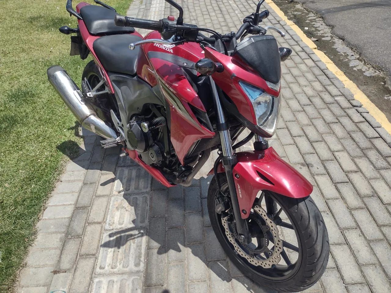CB500F MUITO NOVA