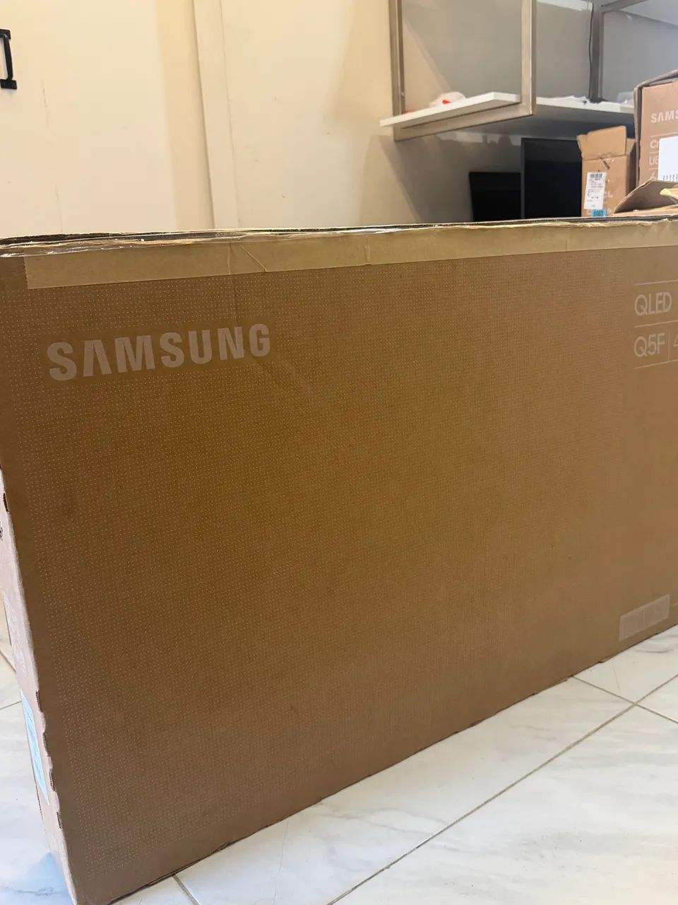 Tv Samsung Qled smart 43 polegadas,imagem linda de cinema, tecnologia QLED. Nova na caixa  - Foto 2
