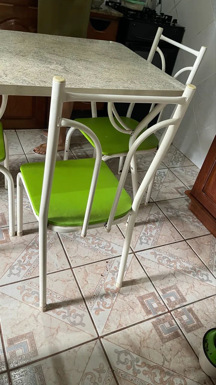 Mesa com 3 cadeiras  - Foto 2