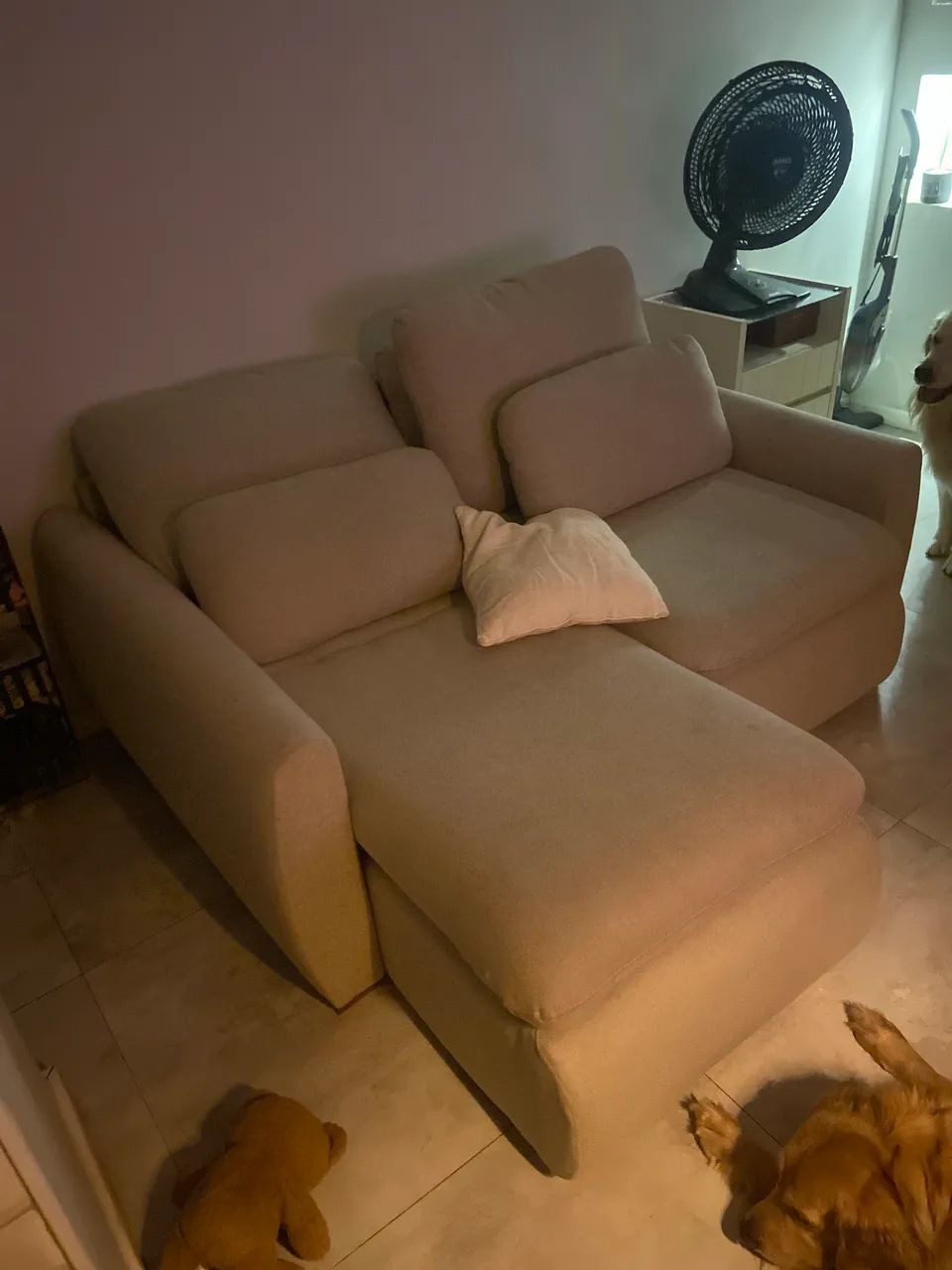 Retractable two-seat sofa with optional sofa bed without rear box.463752756630005760