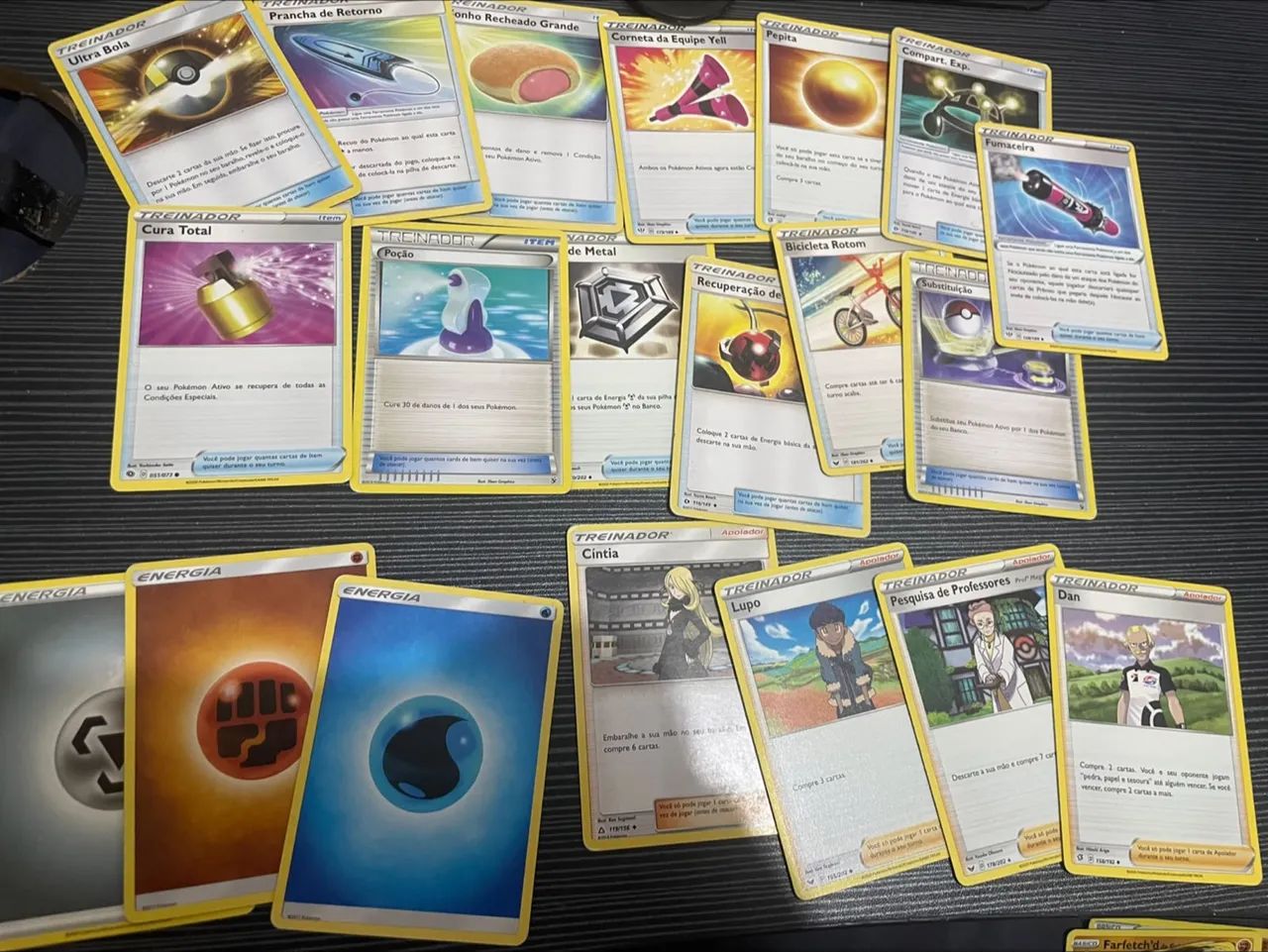 Cartas Pokémon de borda amarela  - Foto 2