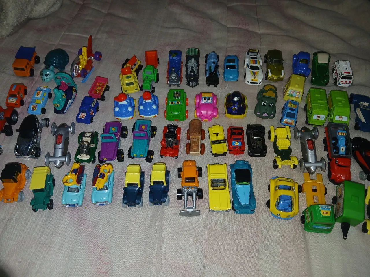 Lote carrinhos kinder ovo