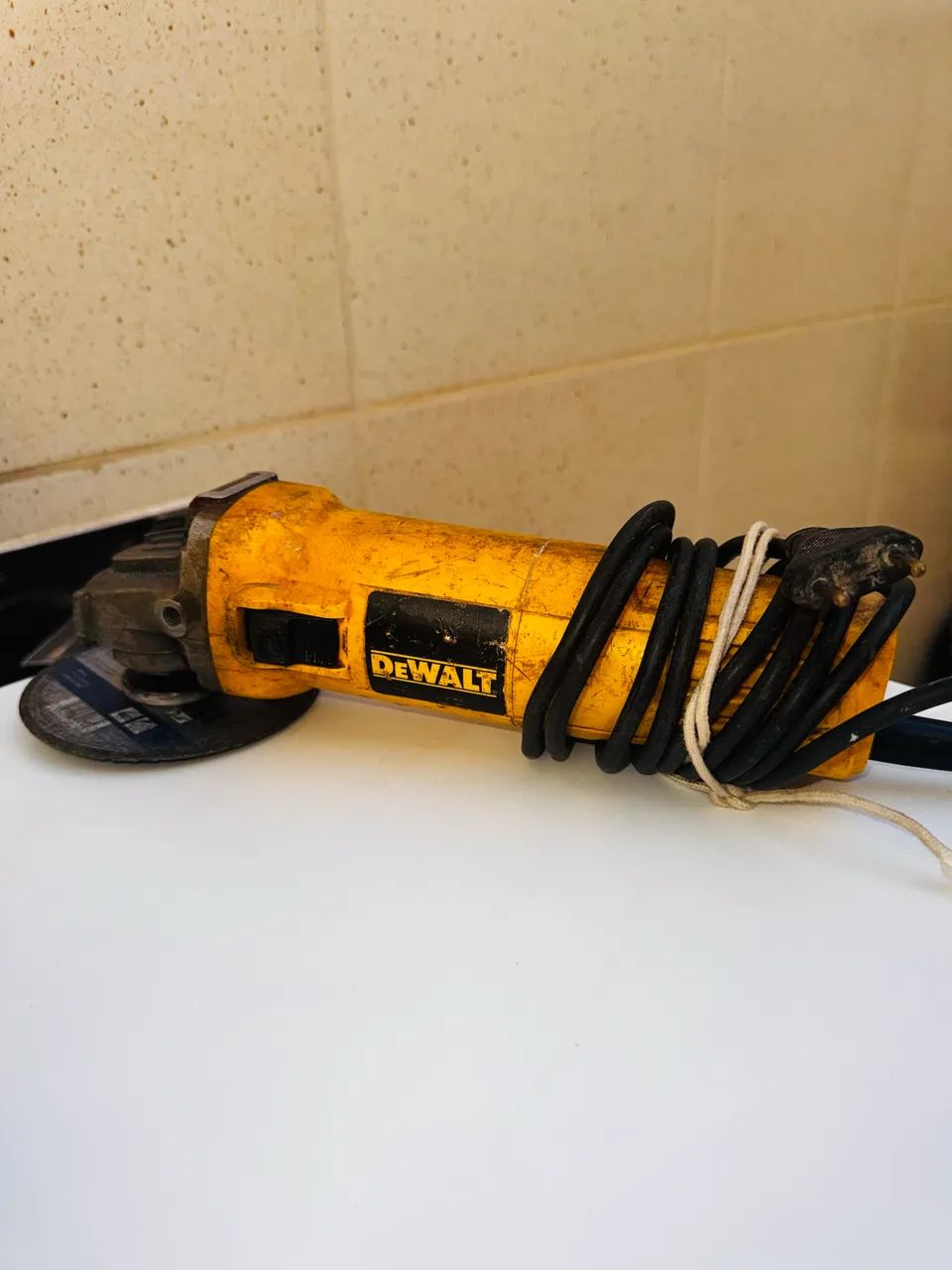 Esmerilhadeira angular DeWalt