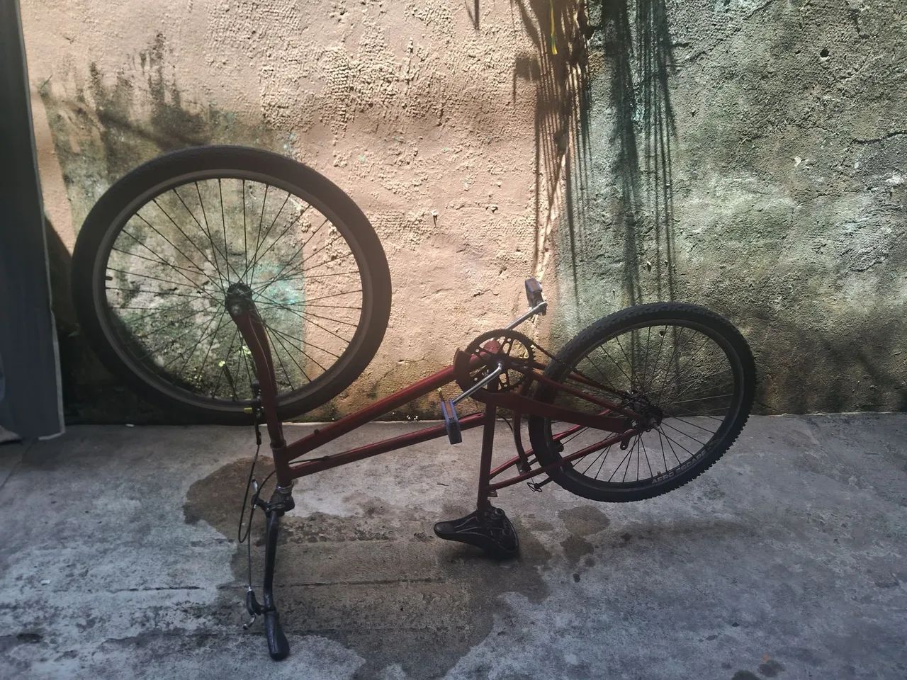 Bicicleta vermelha aro 26