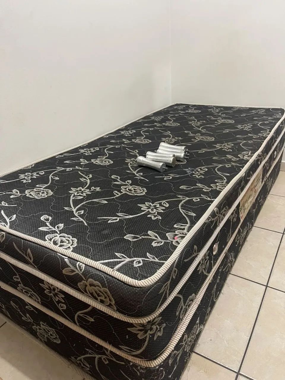 Cama Box de Solteiro Usada - Foto 3
