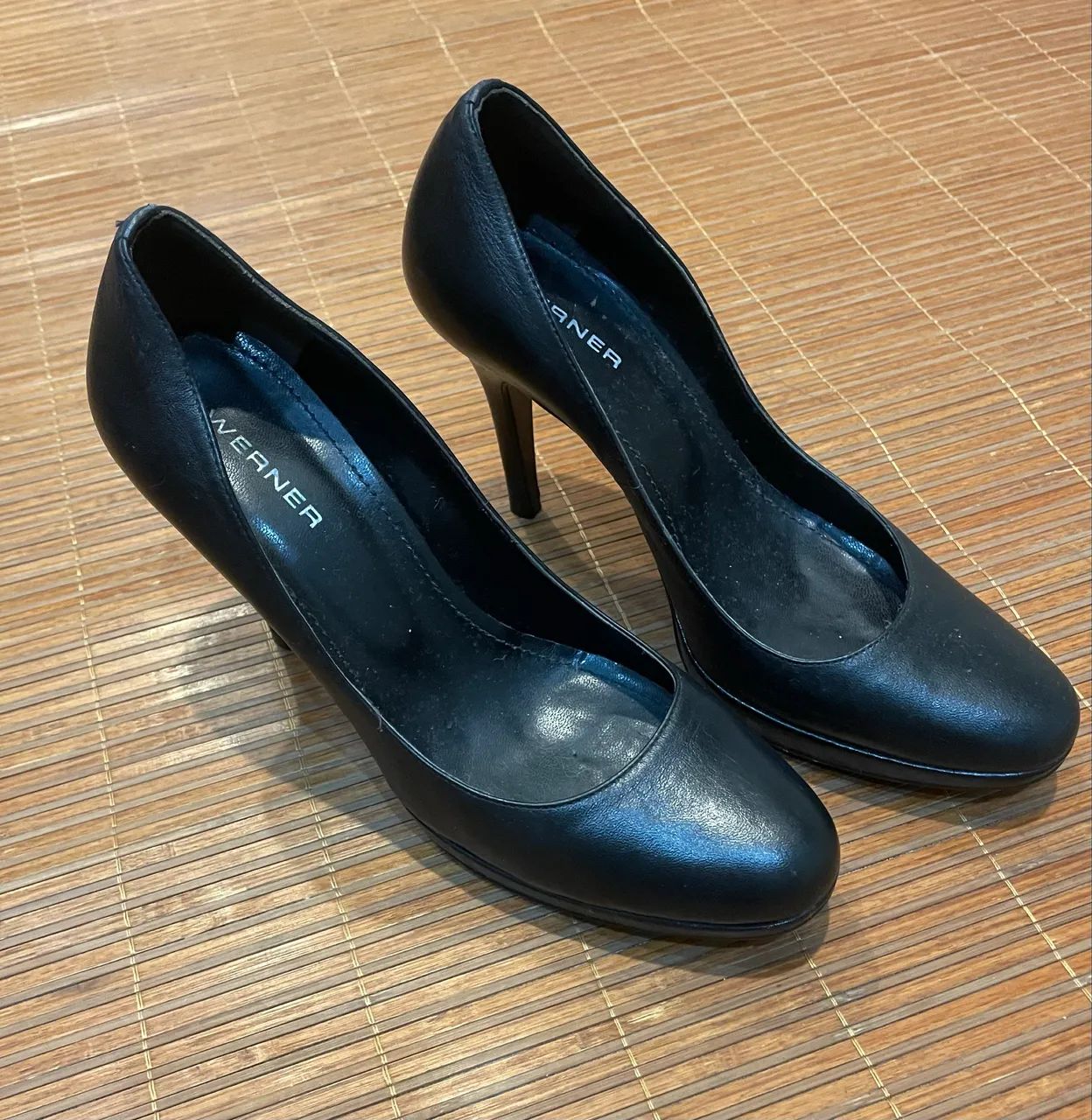 Scarpin preto clássico em couro legítimo  - Foto 2