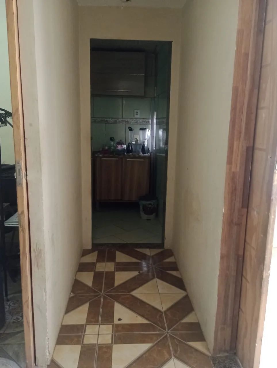 Vendo casa com com piscina e 2 galpões anexos - Foto 5