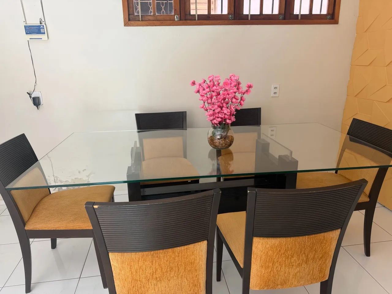 Vendo mesa com 6 cadeiras. - Foto 3