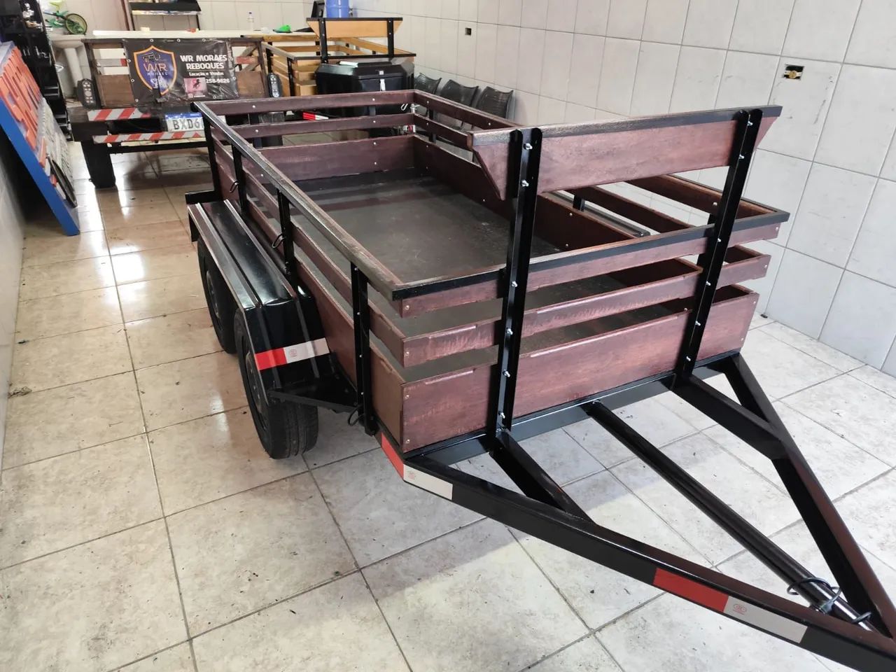 Carretinha nova de fábrica dois eixo trucada 