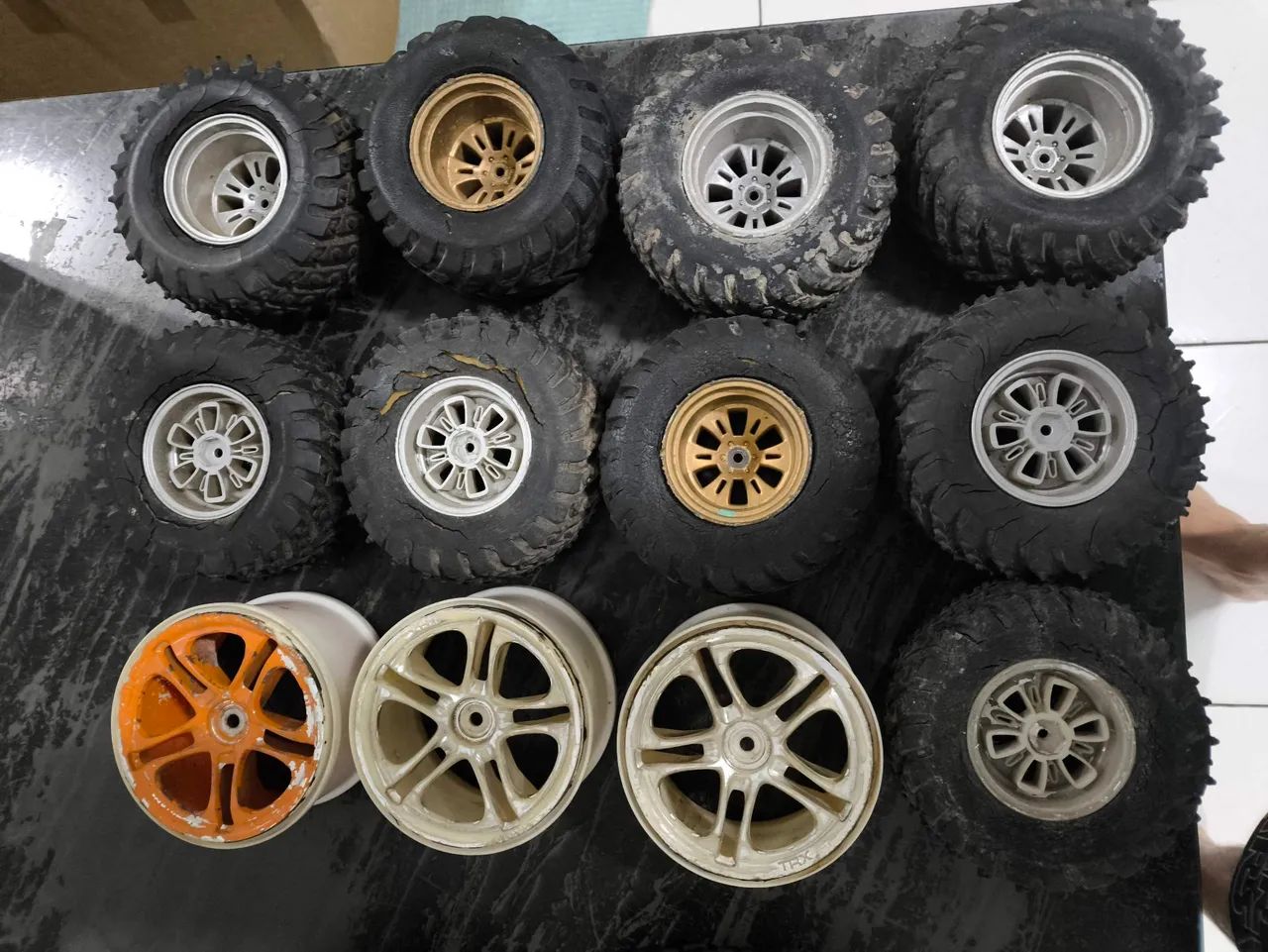 Várias rodas de automodelos sucata  - Foto 3