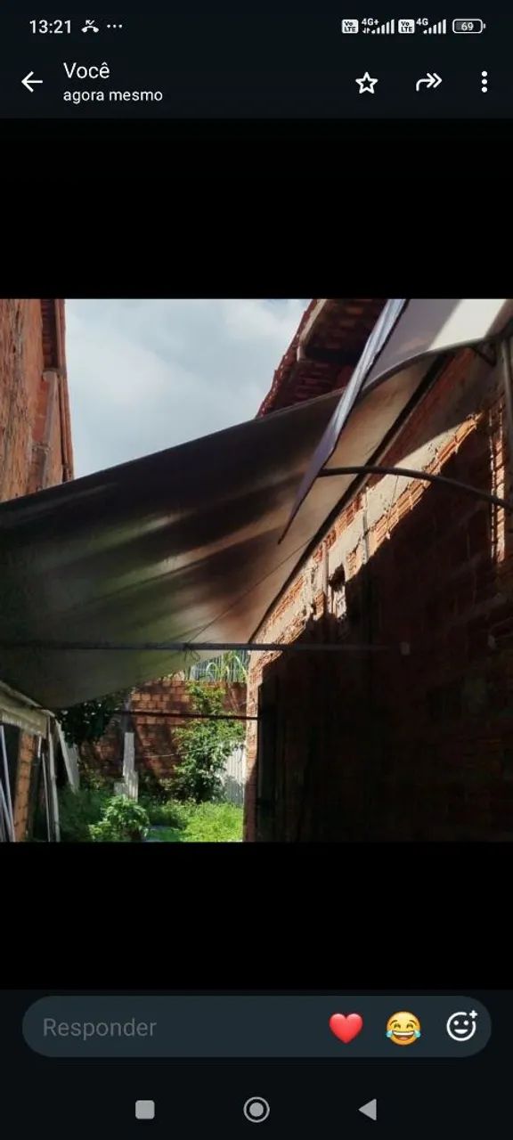 Toldo retrátil grande 