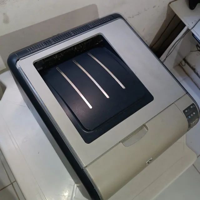 Impressora HP Color LaserJet - Foto 3