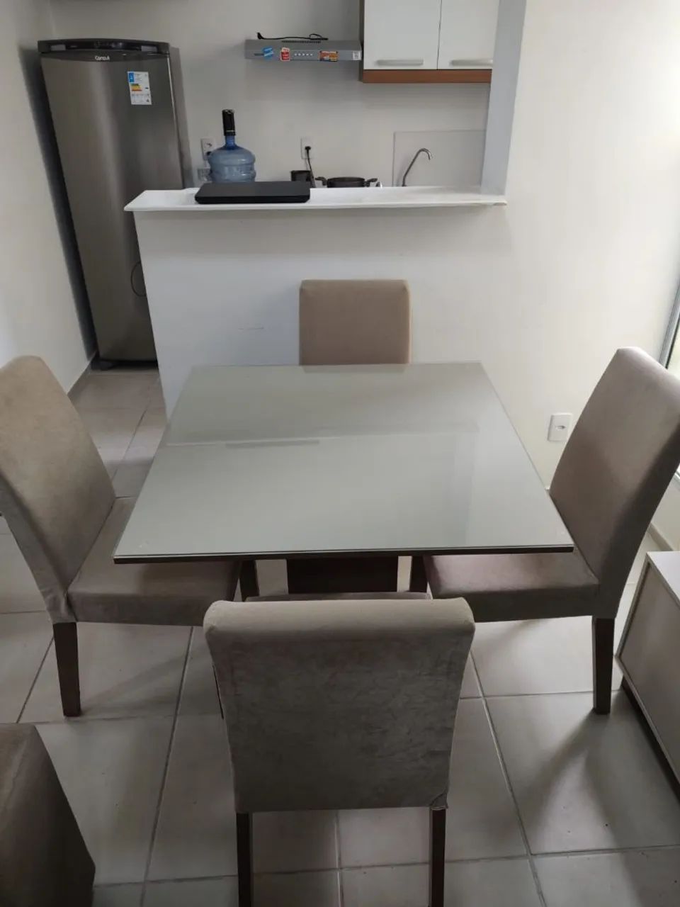 Mesa com cadeiras