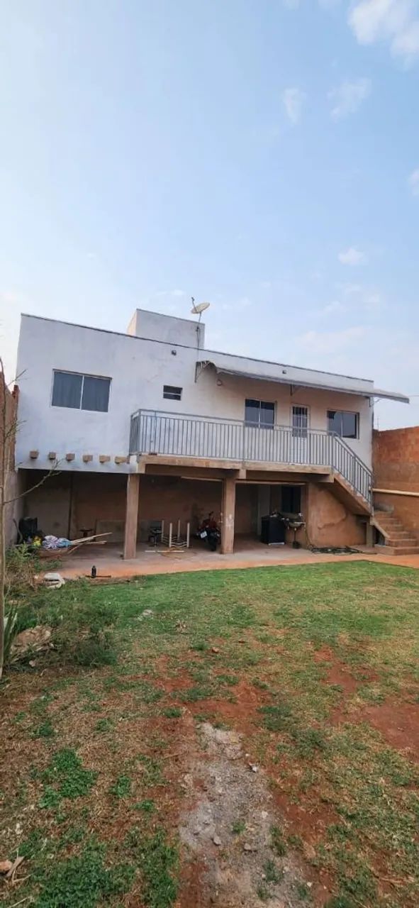 Alugo casa