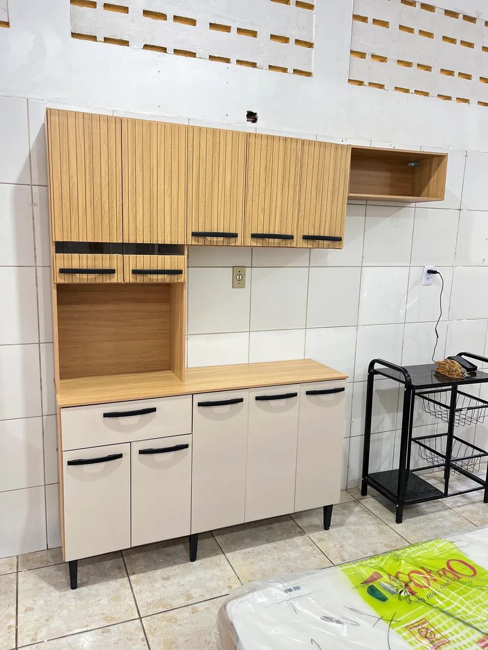 ARMÁRIO DE COZINHA 10 PORTAS COM BALCÃO