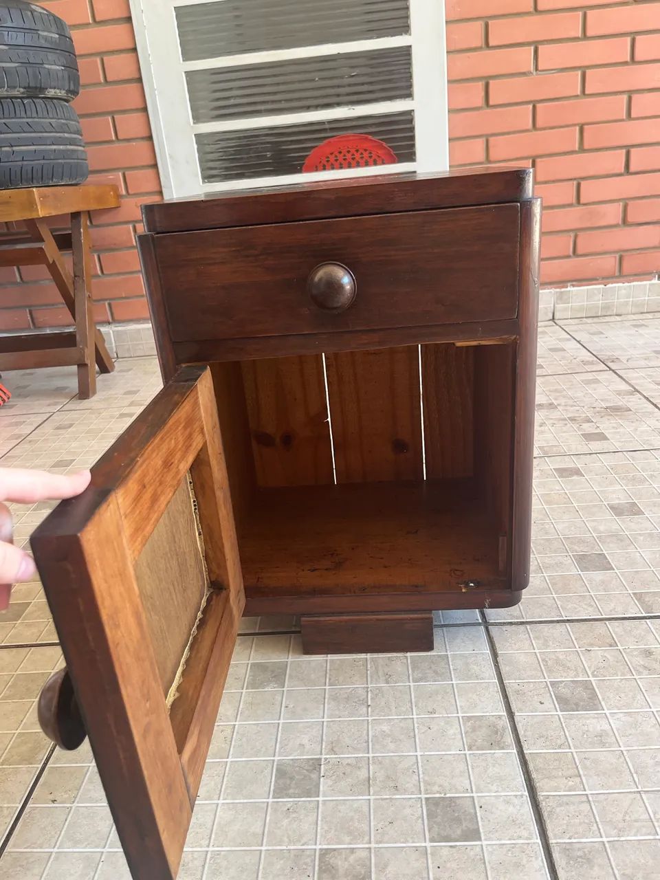 Criado mudo de madeira maciça  - Foto 3