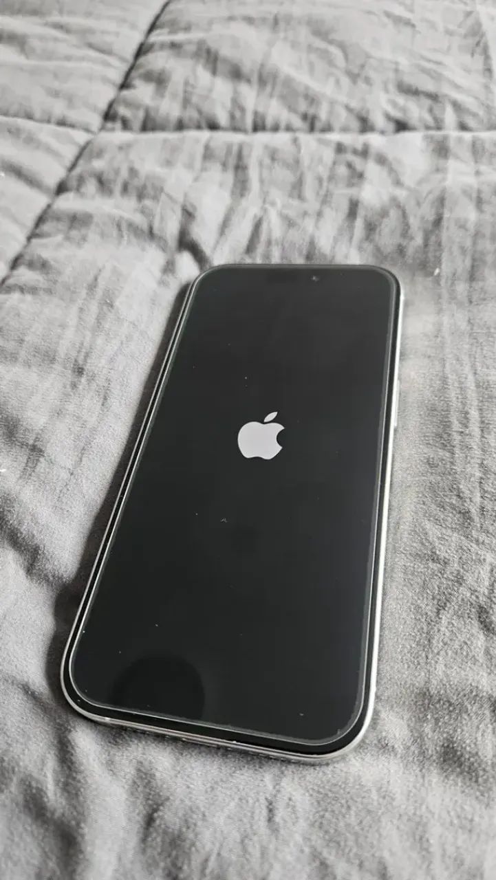 Apple iPhone 16 Pro (128 Gb) - Titânio Branco - Impecável