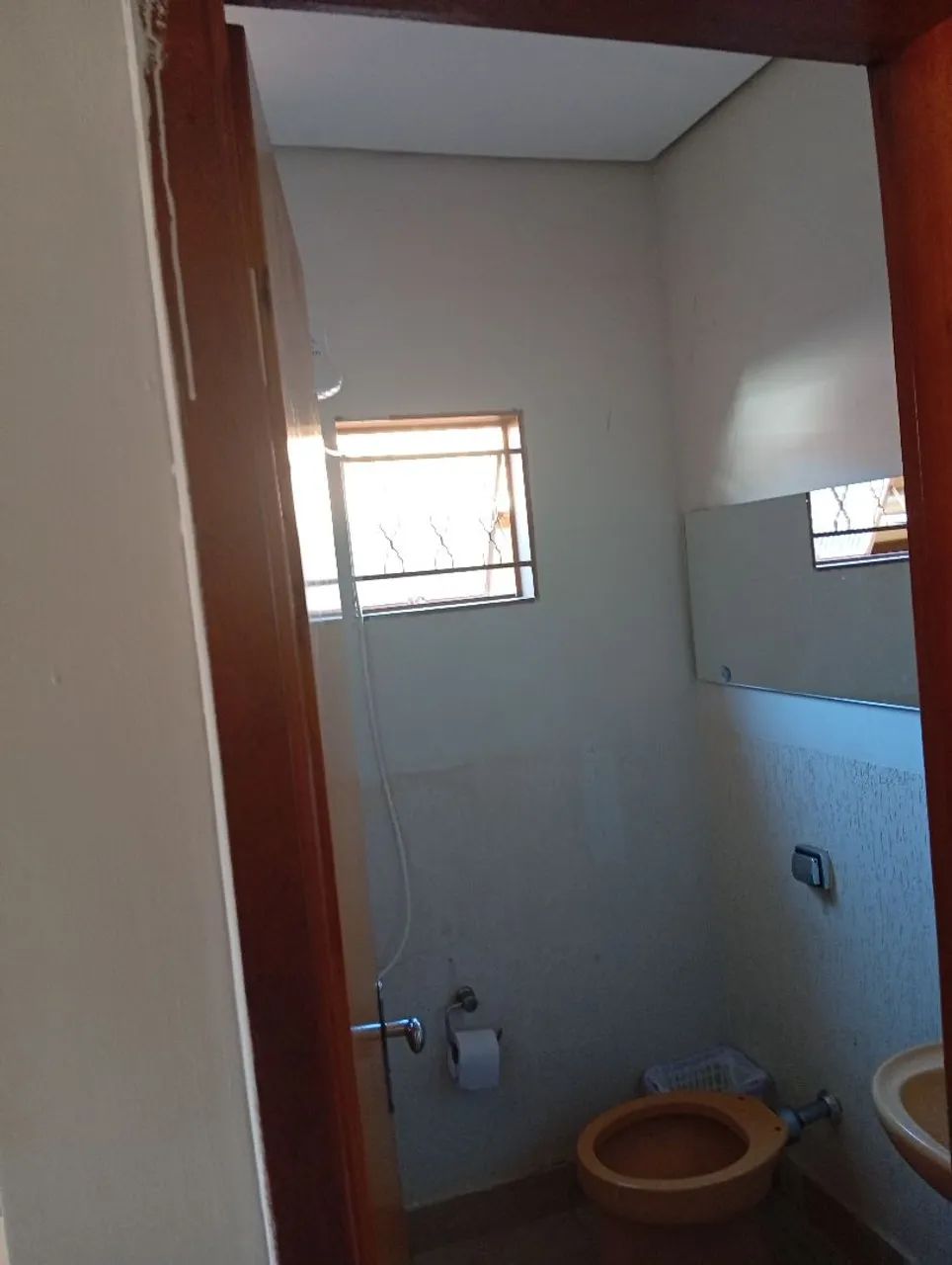 Alugo quarto suite para mulheres que estudam ou trabalham  - Foto 2