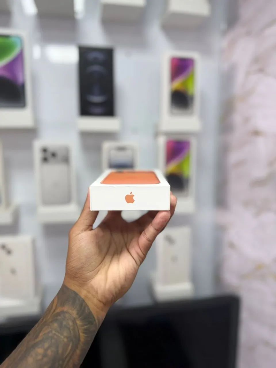 IPHONE 17 PRO MAX 256GB<br>R$ 8.450,00 - Foto 2