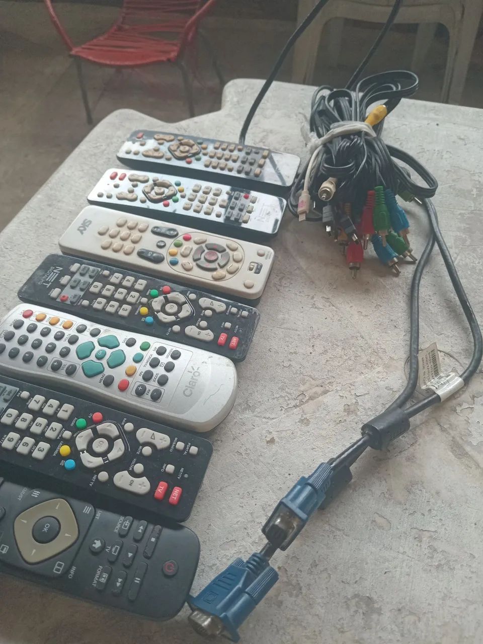 Vendo esses controles e cabos 