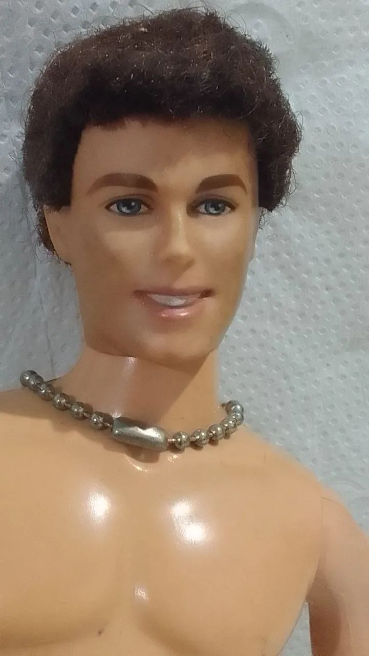 Boneco Ken Mattel ? Cabelo Crespo, Anos 2000, Original, Com Roupa e Colar - Foto 2
