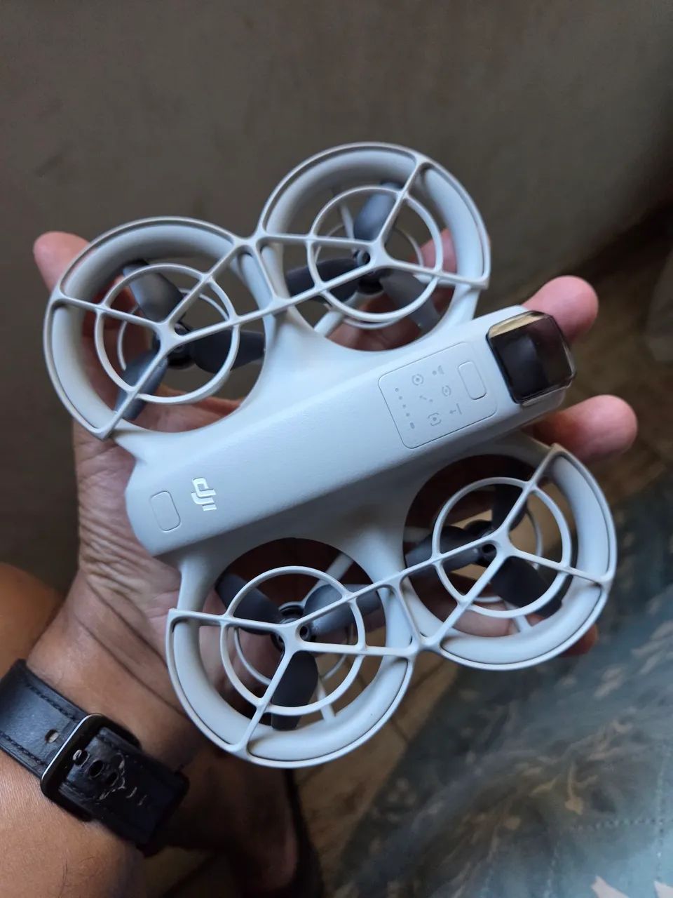 Drone DJI Neo ( Drone + 3 baterias)