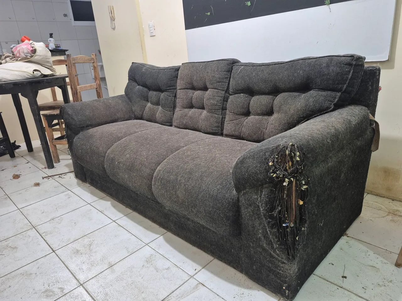 Selling sofa488185966741442565