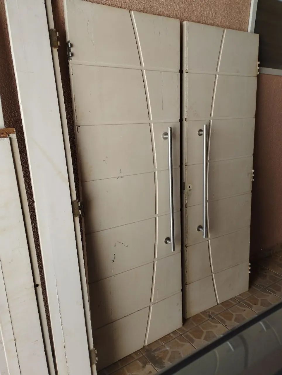 Conjunto de portas de madeira  - Foto 2