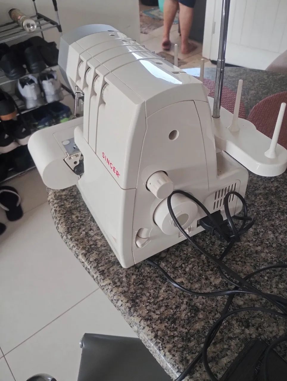 Máquina de Costura Overlock eletrônica  - Foto 4