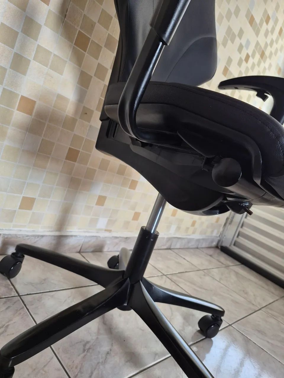 Cadeira Giroflex Candall F8 - Foto 4