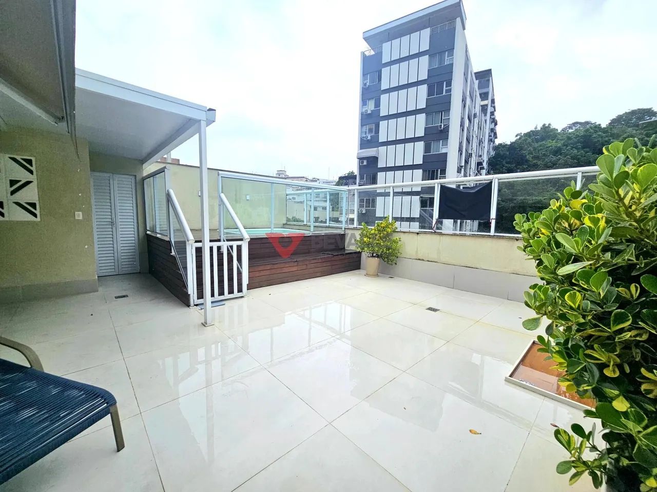 Cobertura para venda e locação em Laranjeiras: 200m², 3 quartos, 2 vagas