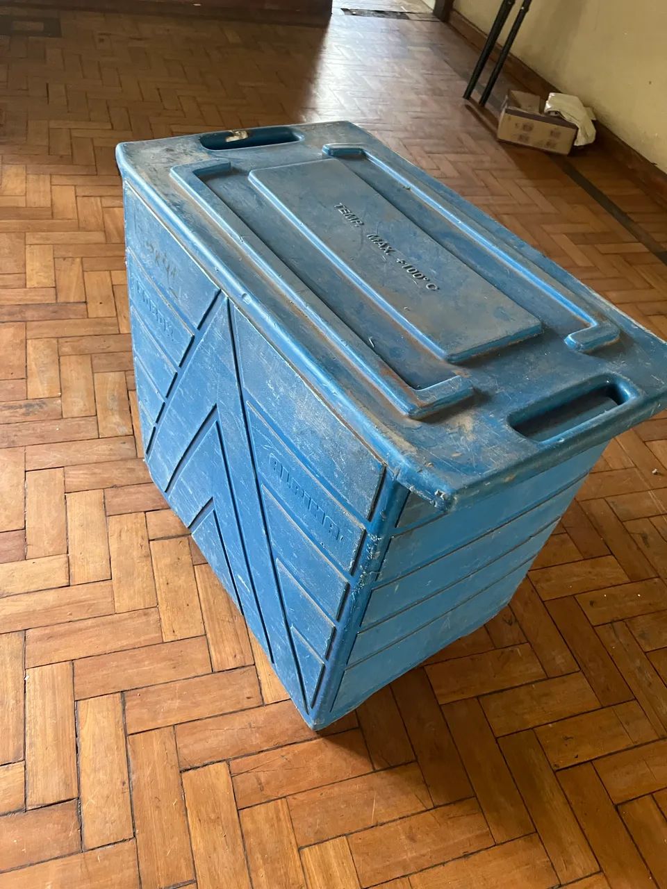 Oportunidade !! Imperdível, Isobox 150L. - Foto 3