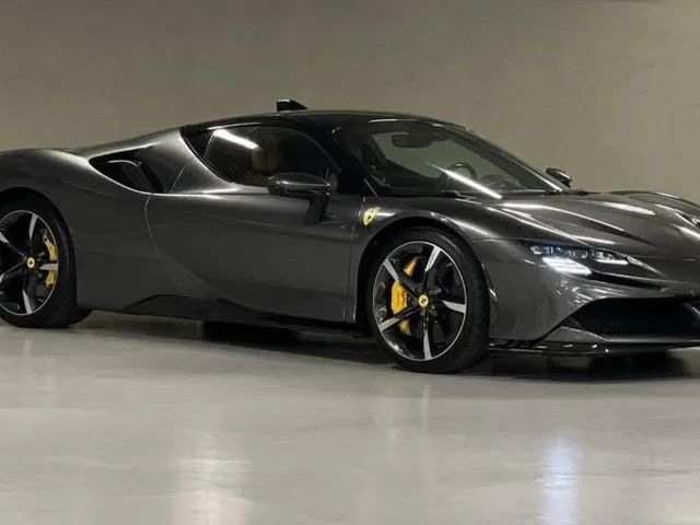 Ferrari SF 90 STRADALE 4.0 V8 Bi-Turbo (Híbrido), foto 4 de 8