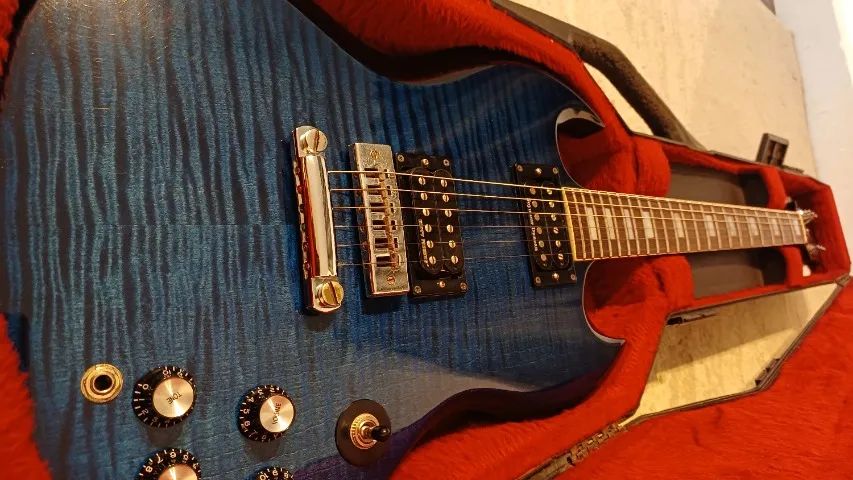 Gibson SGアッセンブリ Gibson SG Standard 1979 - Uma Clássica Vintage de Sonoridade
