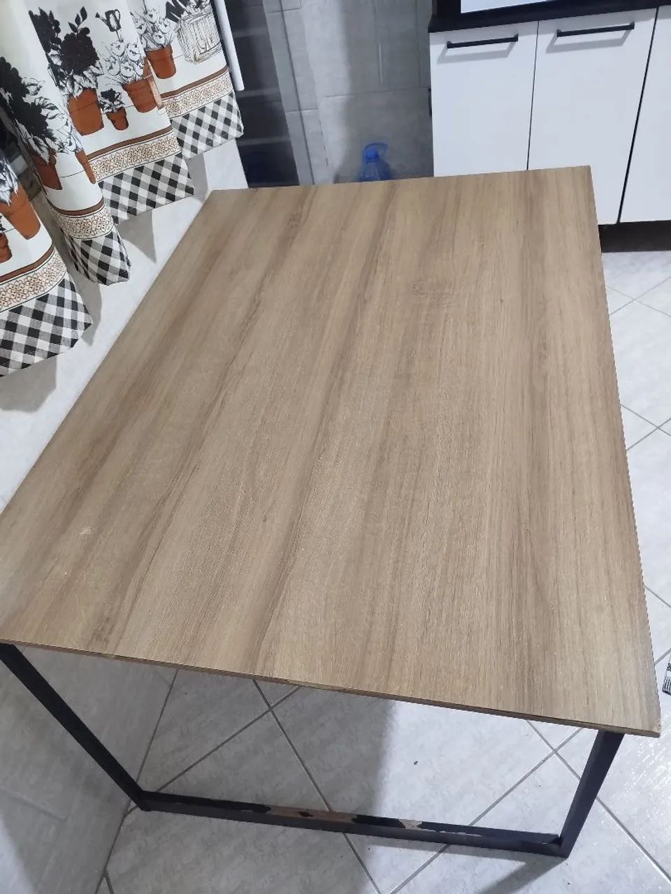 Particleboard Table482677772675993605