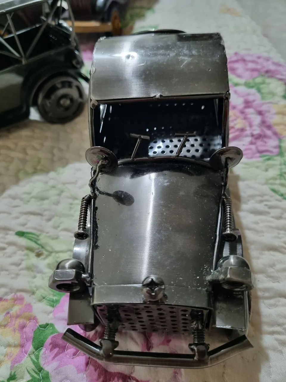 Carrinho antigo em lata. 20 cm. - Foto 2
